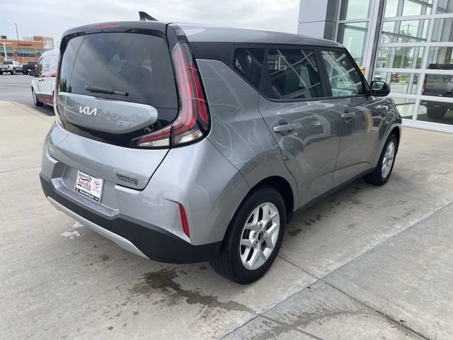 Used 2025 Kia Soul LX w/ LX Technology Package FWD image 34