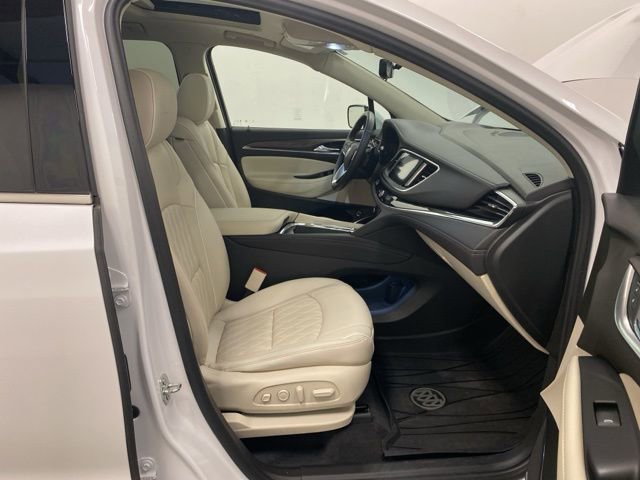 Used 2023 Buick Enclave Avenir w/ Avenir Technology Package image 25