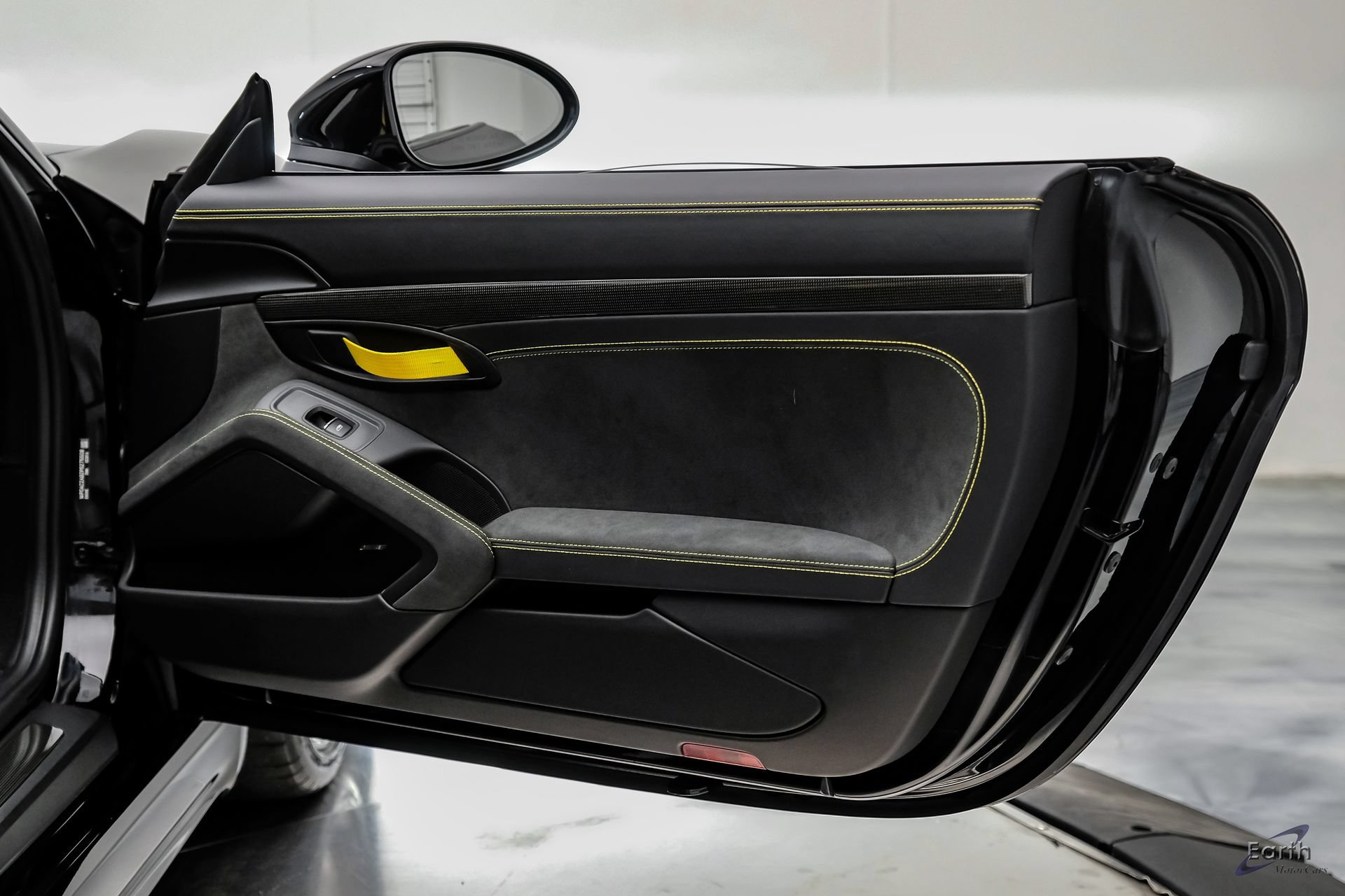 Used 2023 Porsche 718 Cayman GT4 RWD image 88