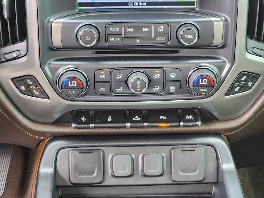 Used 2018 Chevrolet Silverado 1500 LTZ w/ Sport Package AWD/4WD image 20