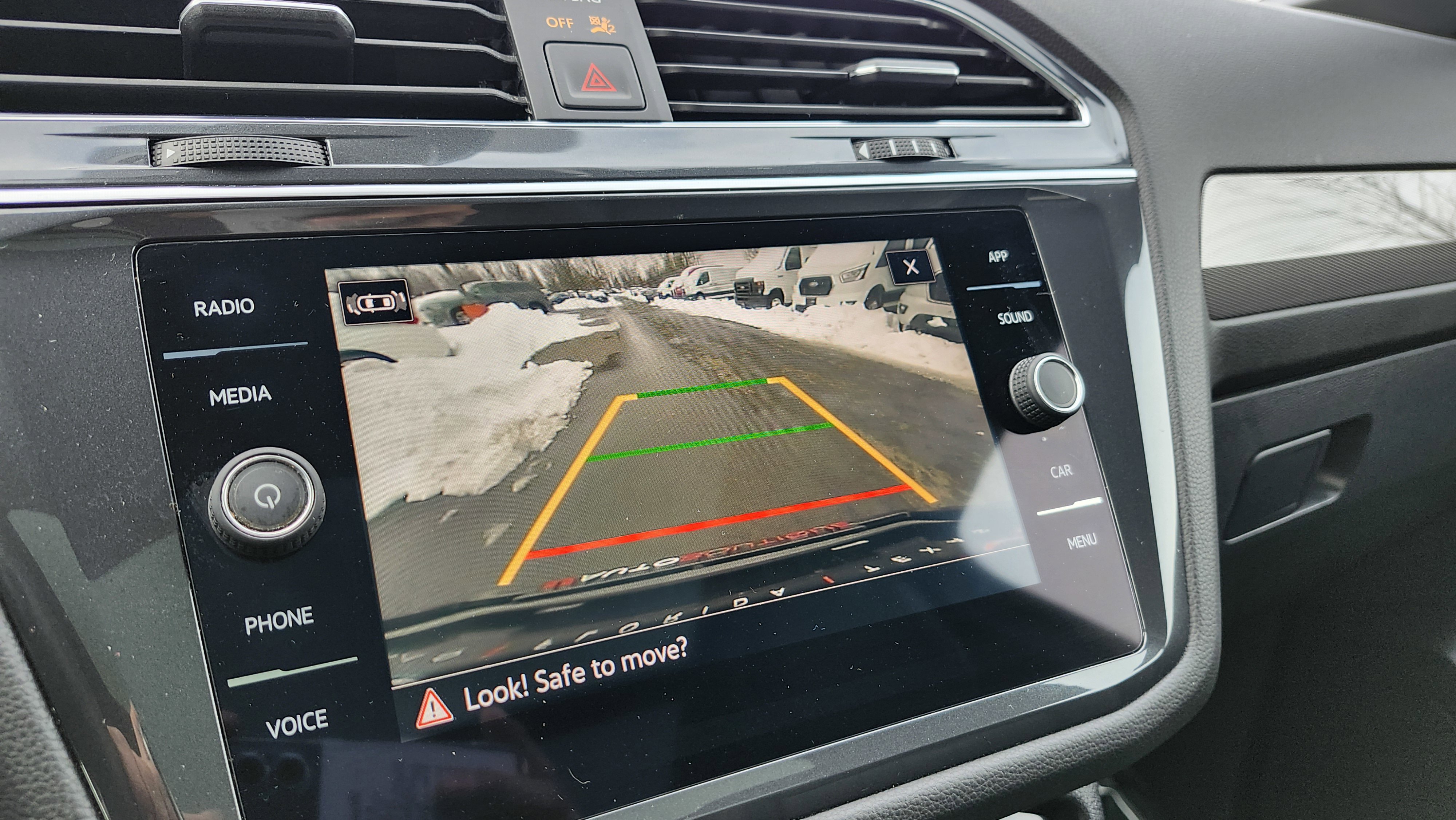 Used 2023 Volkswagen Tiguan SE R-Line image 4