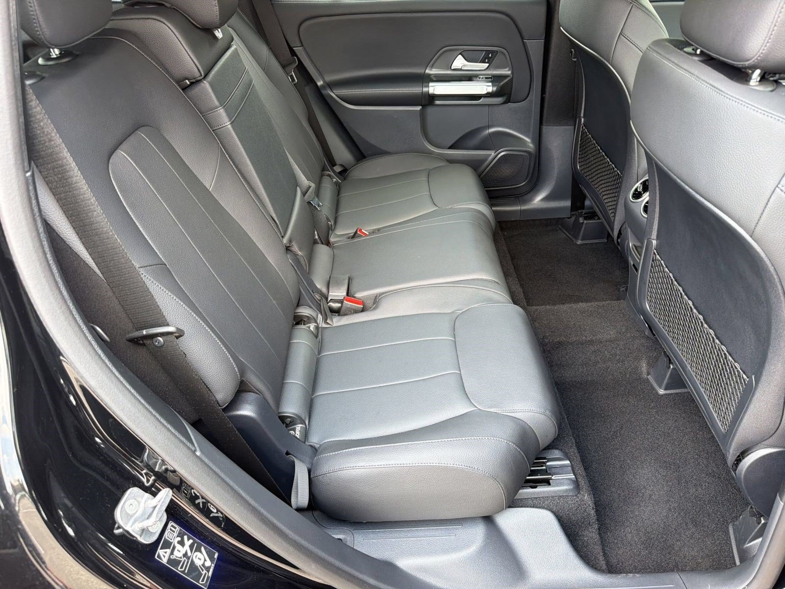 Used 2025 Mercedes-Benz GLB 250 image 31