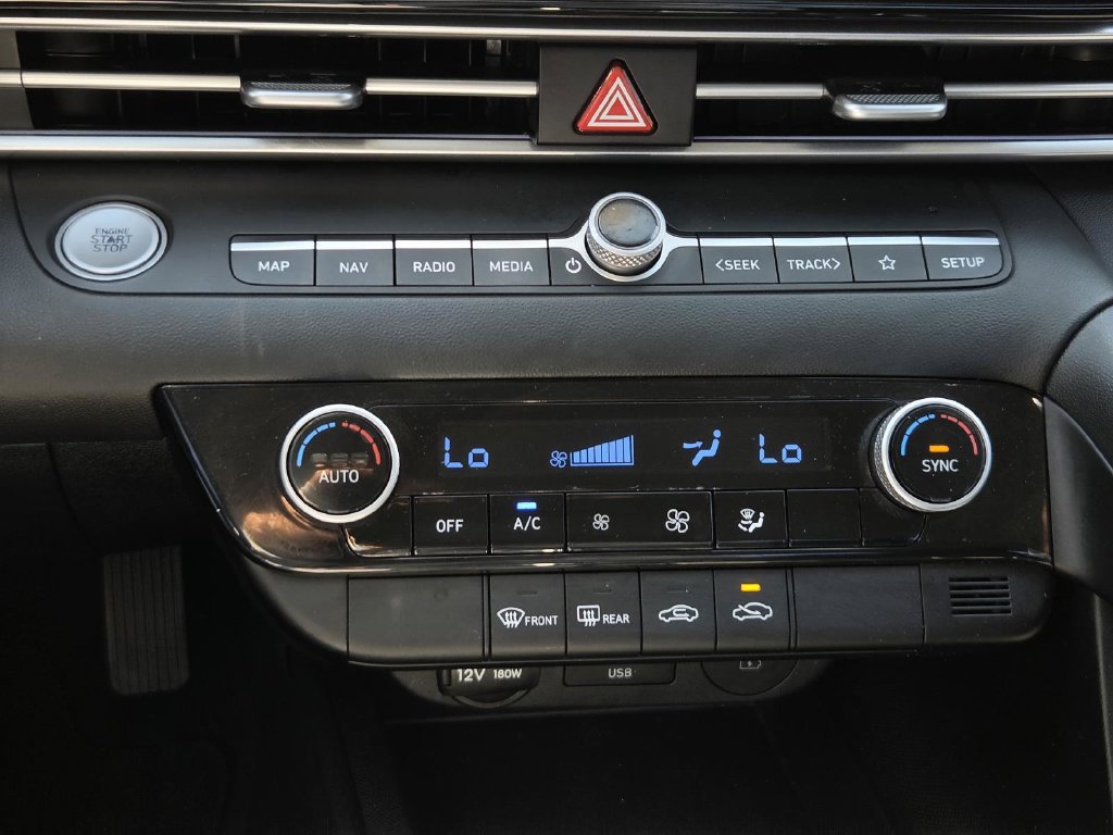 Used 2024 Hyundai Elantra SEL FWD image 23