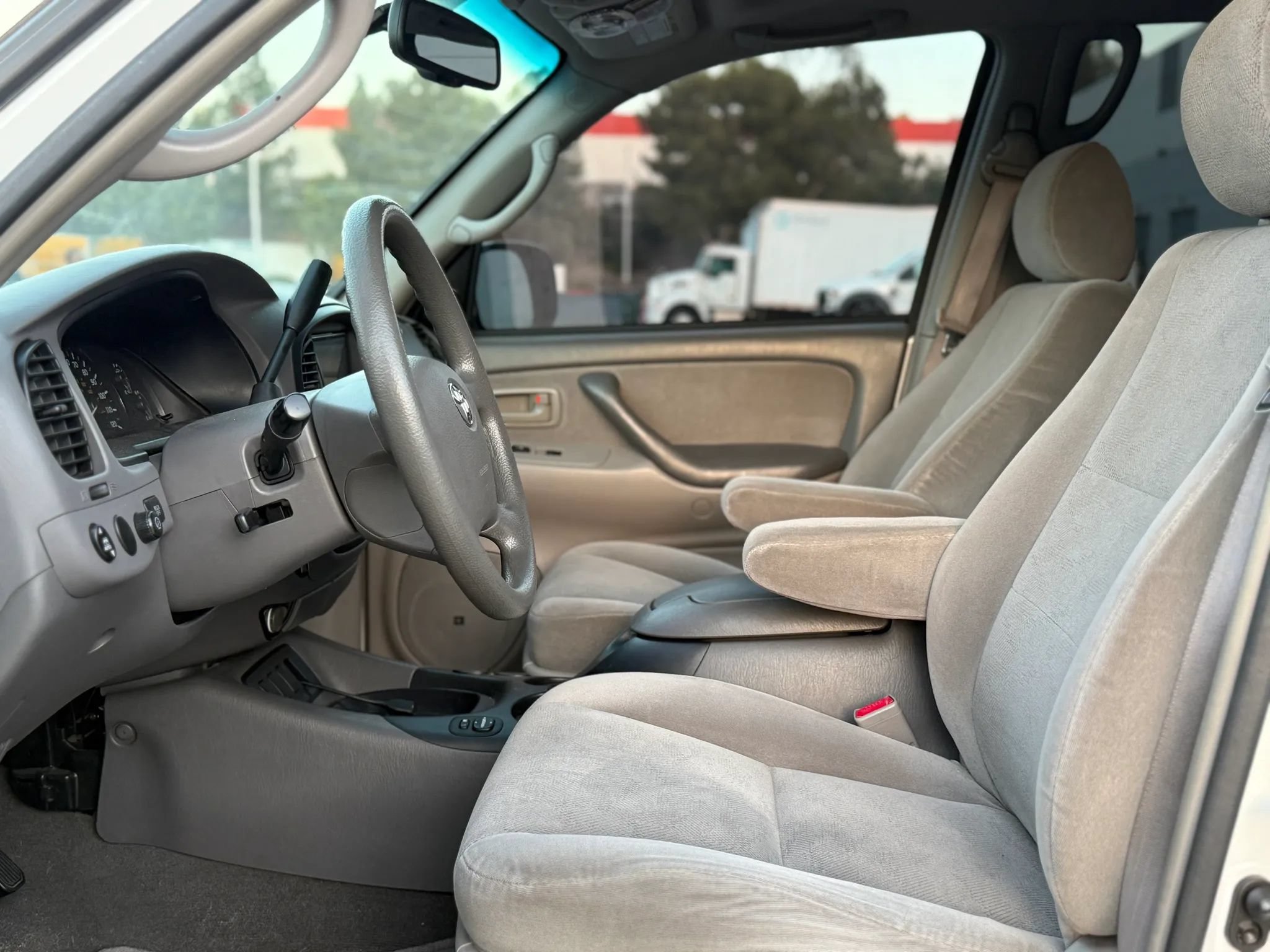 Used 2006 Toyota Sequoia SR5 AWD/4WD image 26