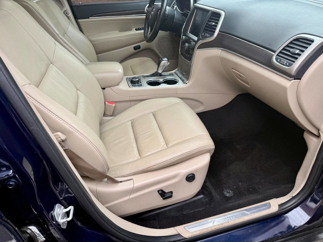 Used 2016 Jeep Grand Cherokee Limited AWD/4WD image 36