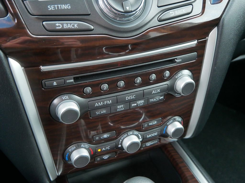 Used 2014 Nissan Pathfinder SL AWD/4WD image 30