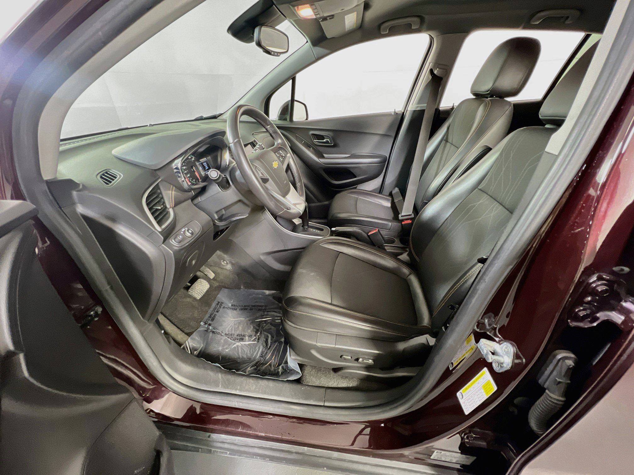 Used 2021 Chevrolet Trax LT w/ LT Convenience Package AWD/4WD image 19