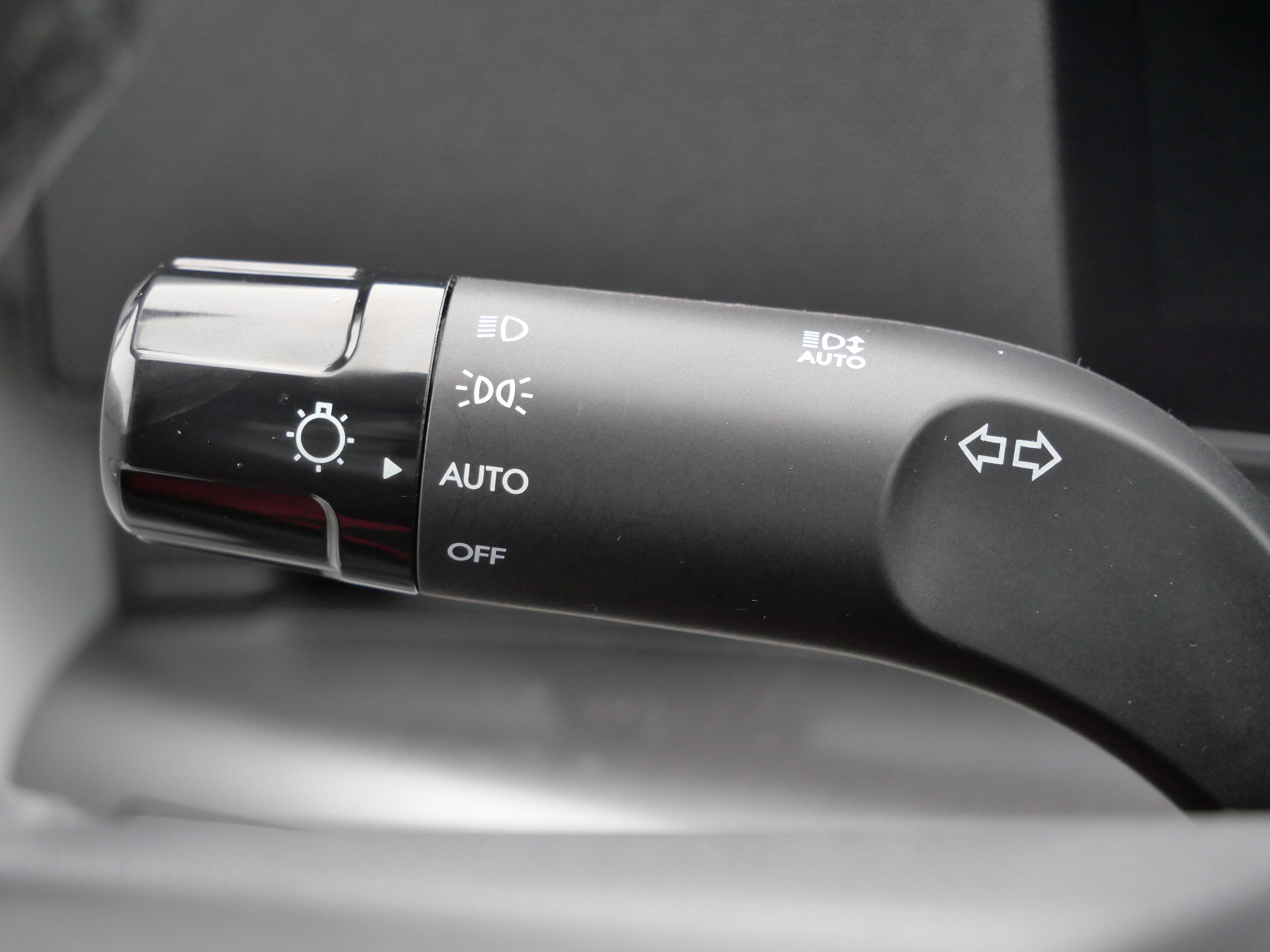 Certified 2025 Hyundai Kona SEL image 34