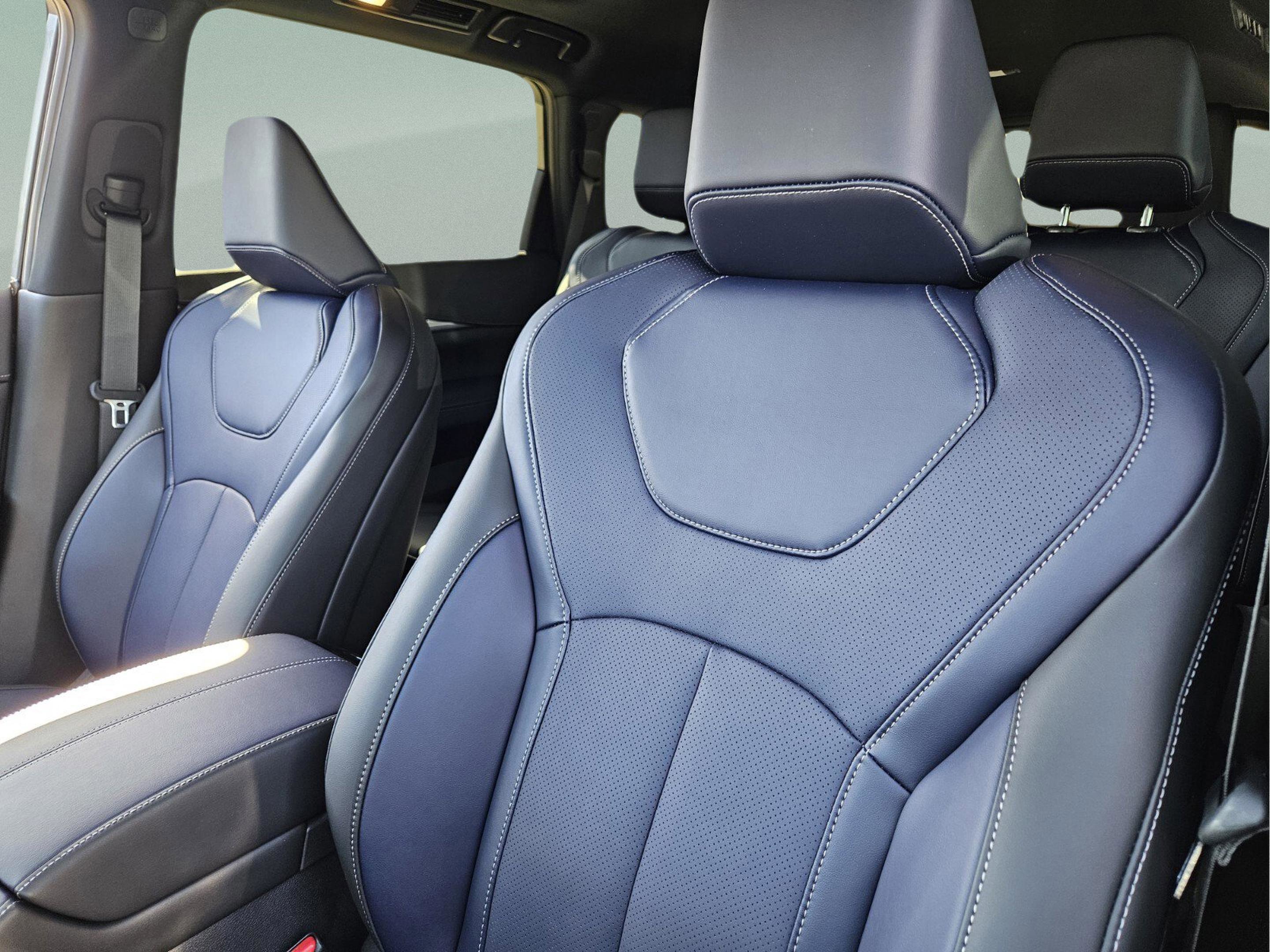 New 2026 INFINITI QX60 Luxe w/ Dark Cargo Package image 23