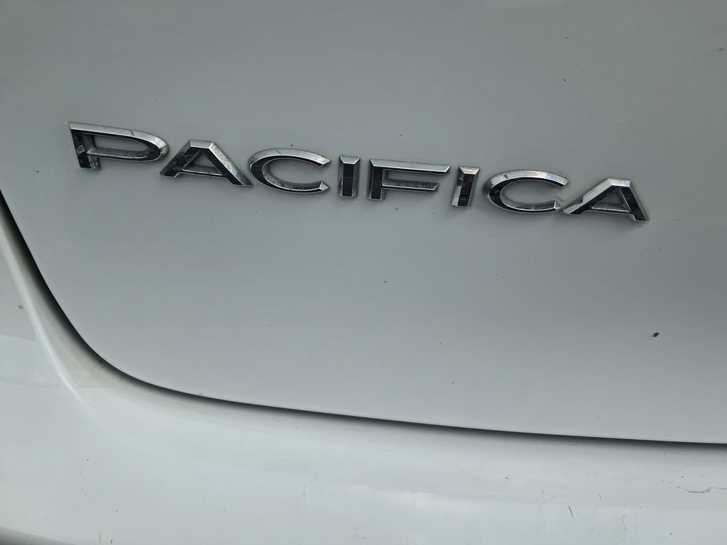 Used 2021 Chrysler Pacifica Limited AWD/4WD image 11