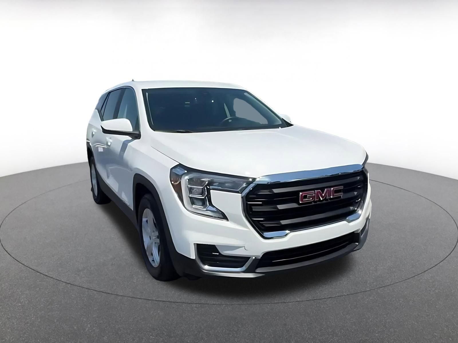 Used 2024 GMC Terrain SLE FWD image 3