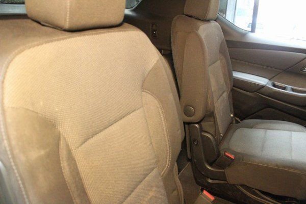 Used 2023 Chevrolet Traverse LT image 15