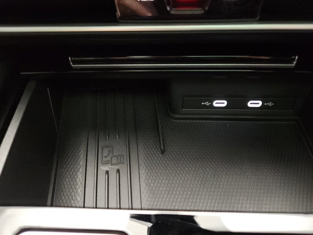 Certified 2025 Volkswagen Atlas Cross Sport SEL image 26