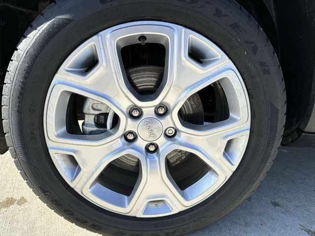 Used 2022 Jeep Renegade Limited AWD/4WD image 21