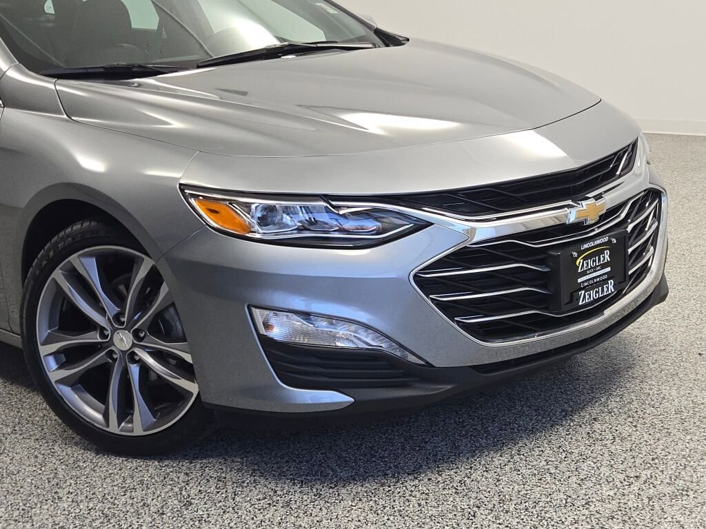 Used 2023 Chevrolet Malibu LT image 2