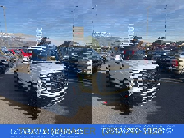 Used 2025 GMC Yukon AT4 w/ AT4 Premium Plus Package image 4