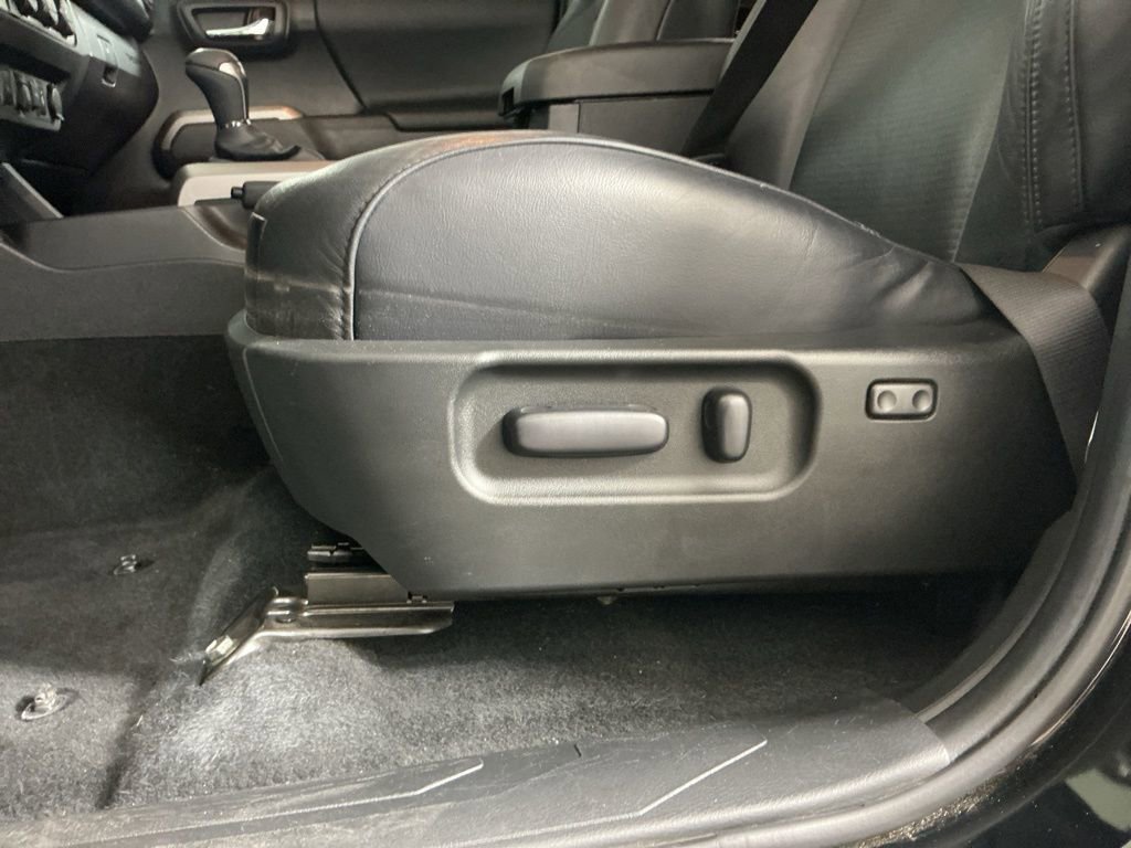 Used 2023 Toyota Tacoma Limited image 19