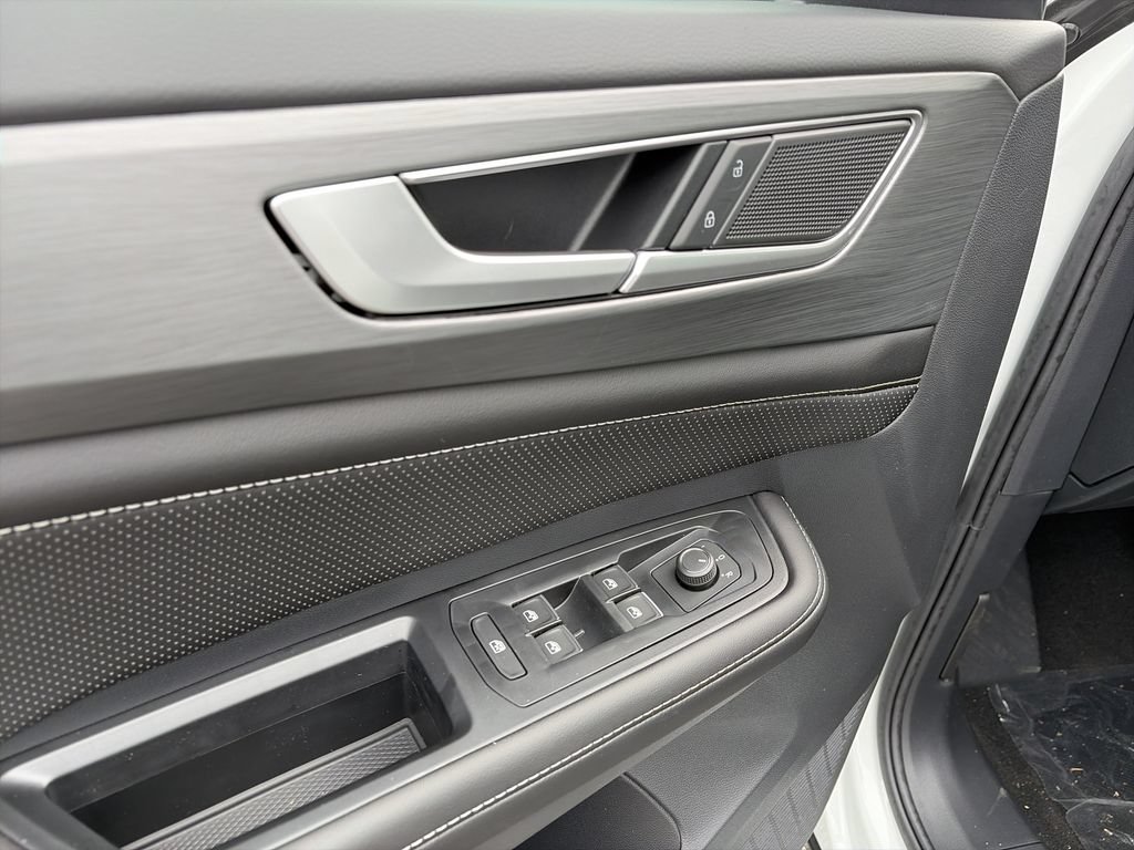 New 2026 Volkswagen Atlas Cross Sport SE FWD image 16