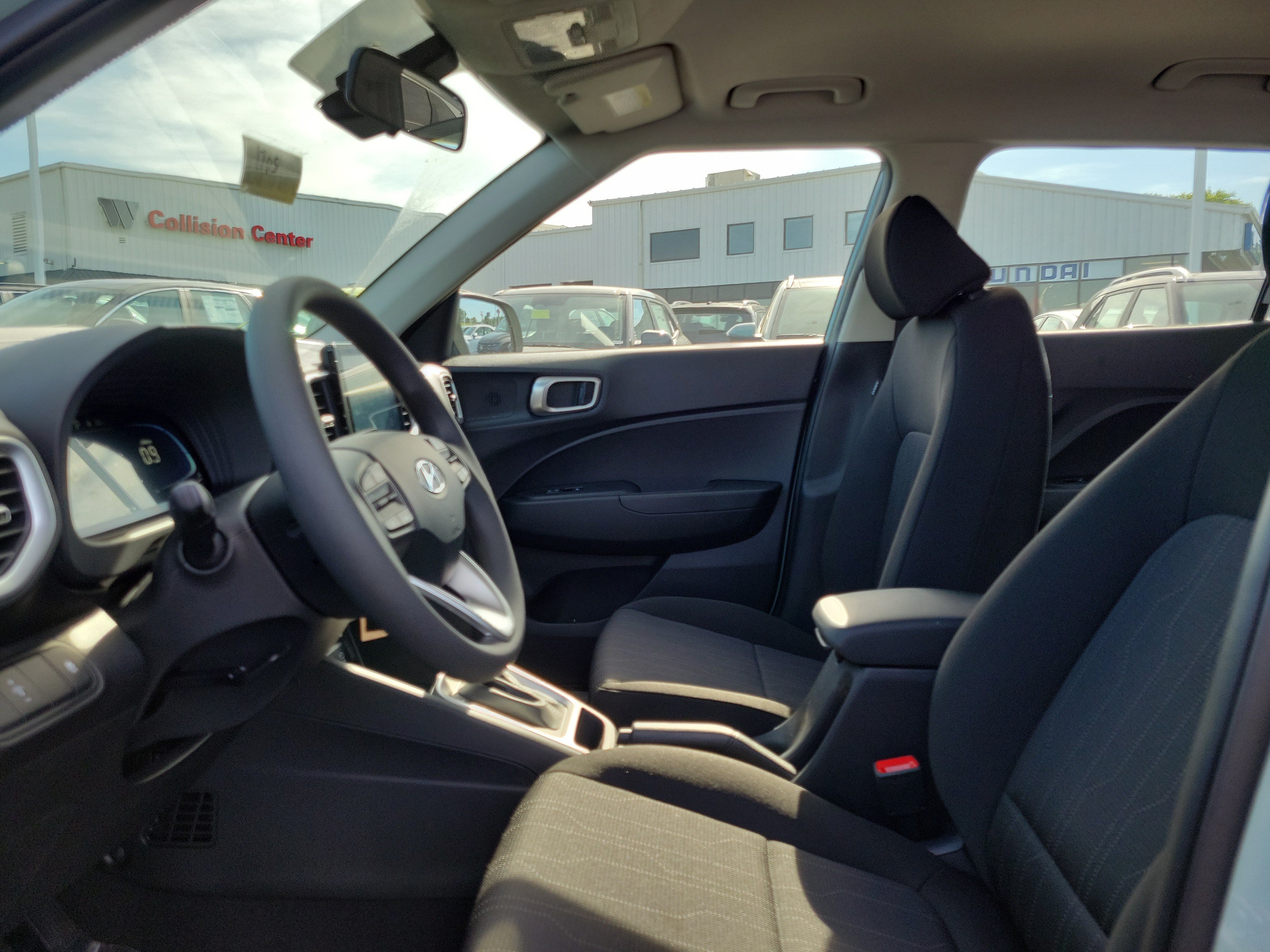 New 2026 Hyundai Venue SE FWD image 14