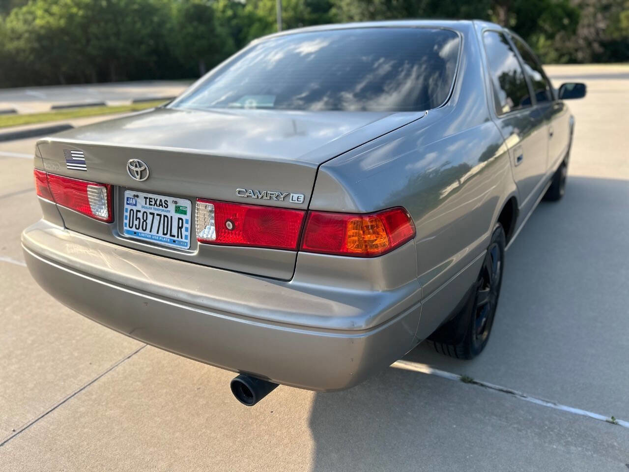 Used 2001 Toyota Camry LE FWD image 6