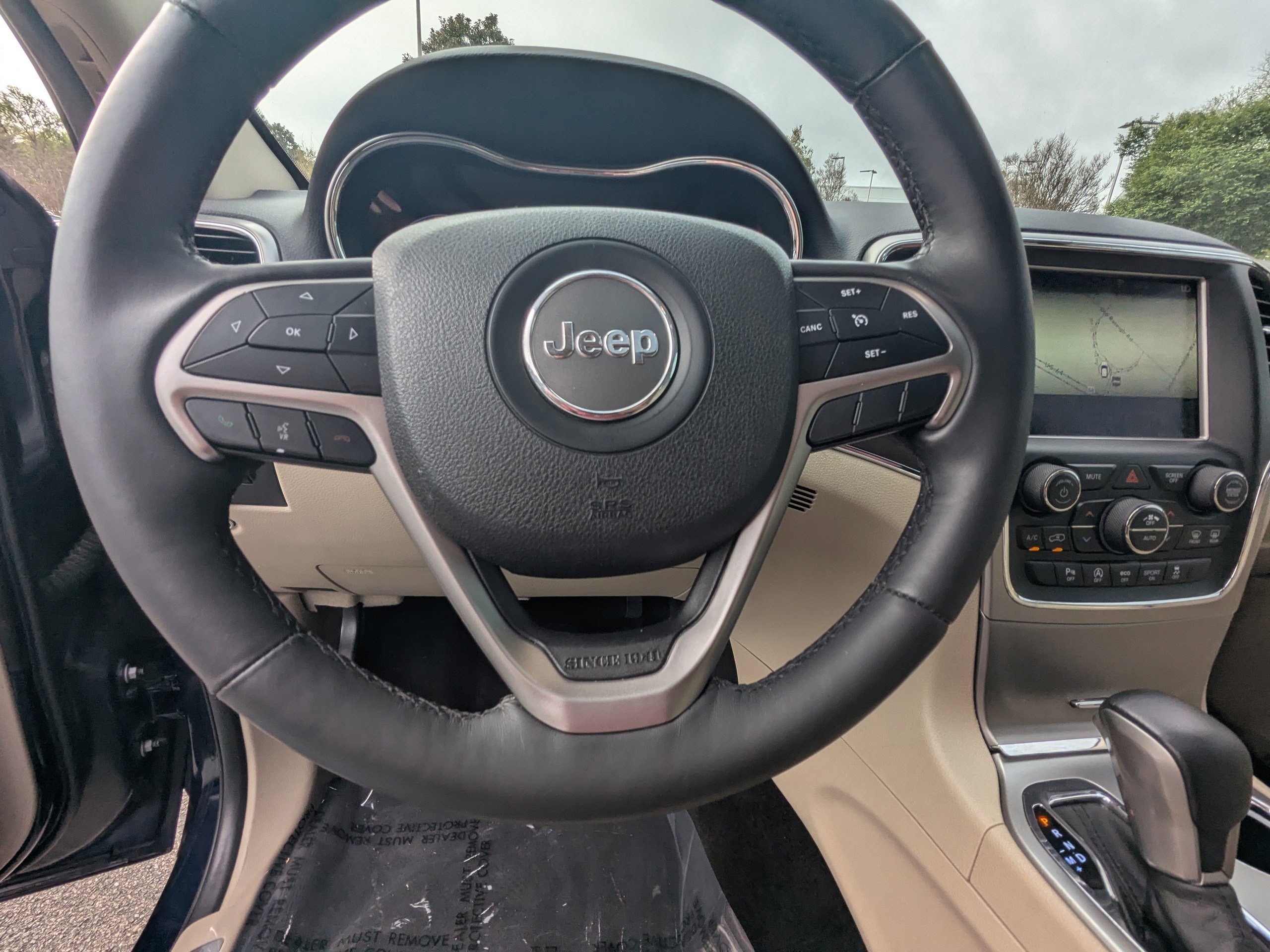 Used 2018 Jeep Grand Cherokee Limited image 22