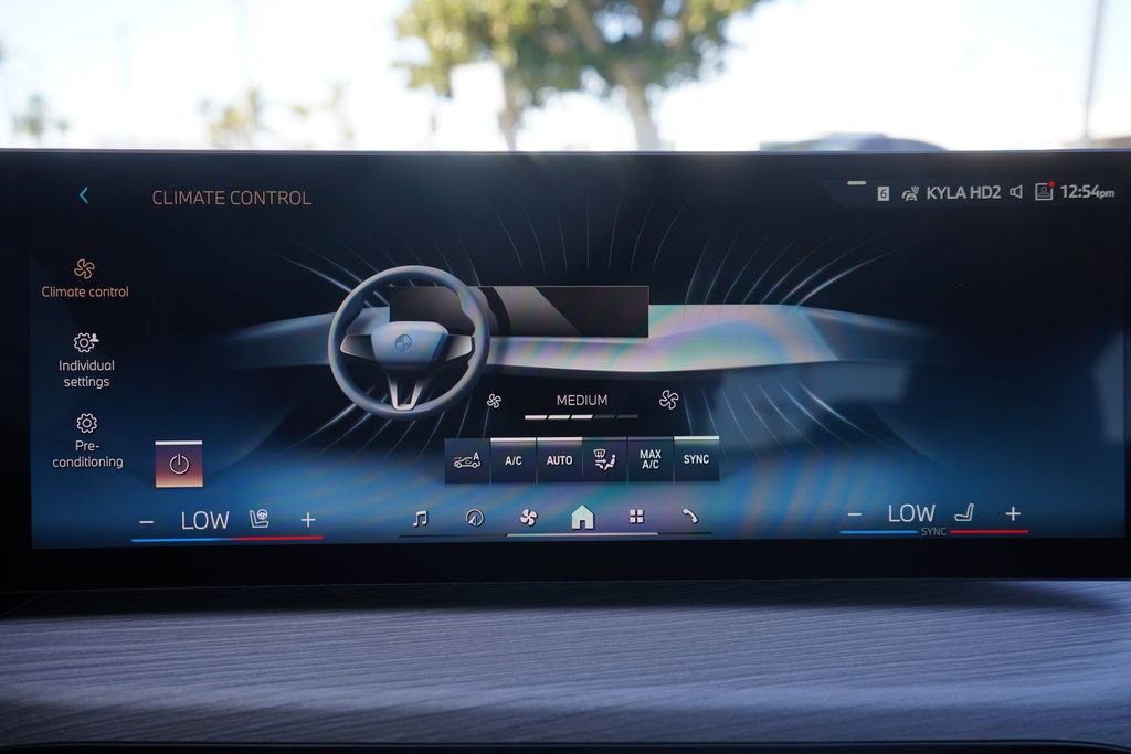 Used 2025 BMW 430i Coupe w/ Convenience Package image 17