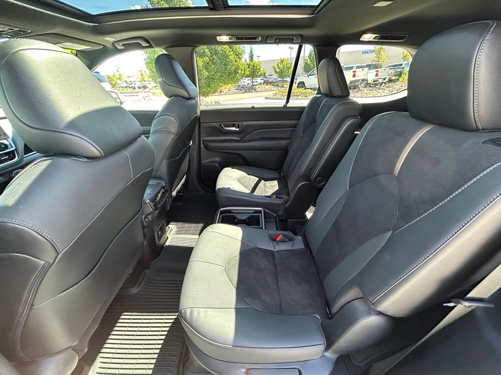 Used 2025 Toyota Grand Highlander AWD Hybrid image 27