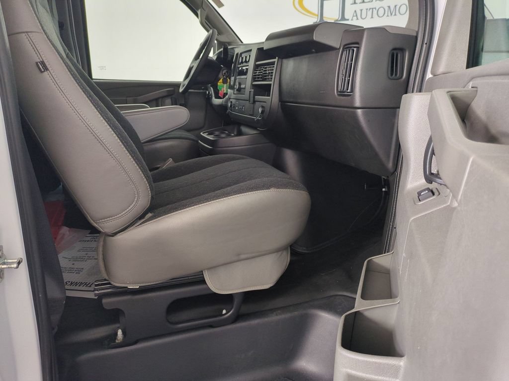 Used 2025 GMC Savana 2500 w/ Driver Convenience Package RWD image 29