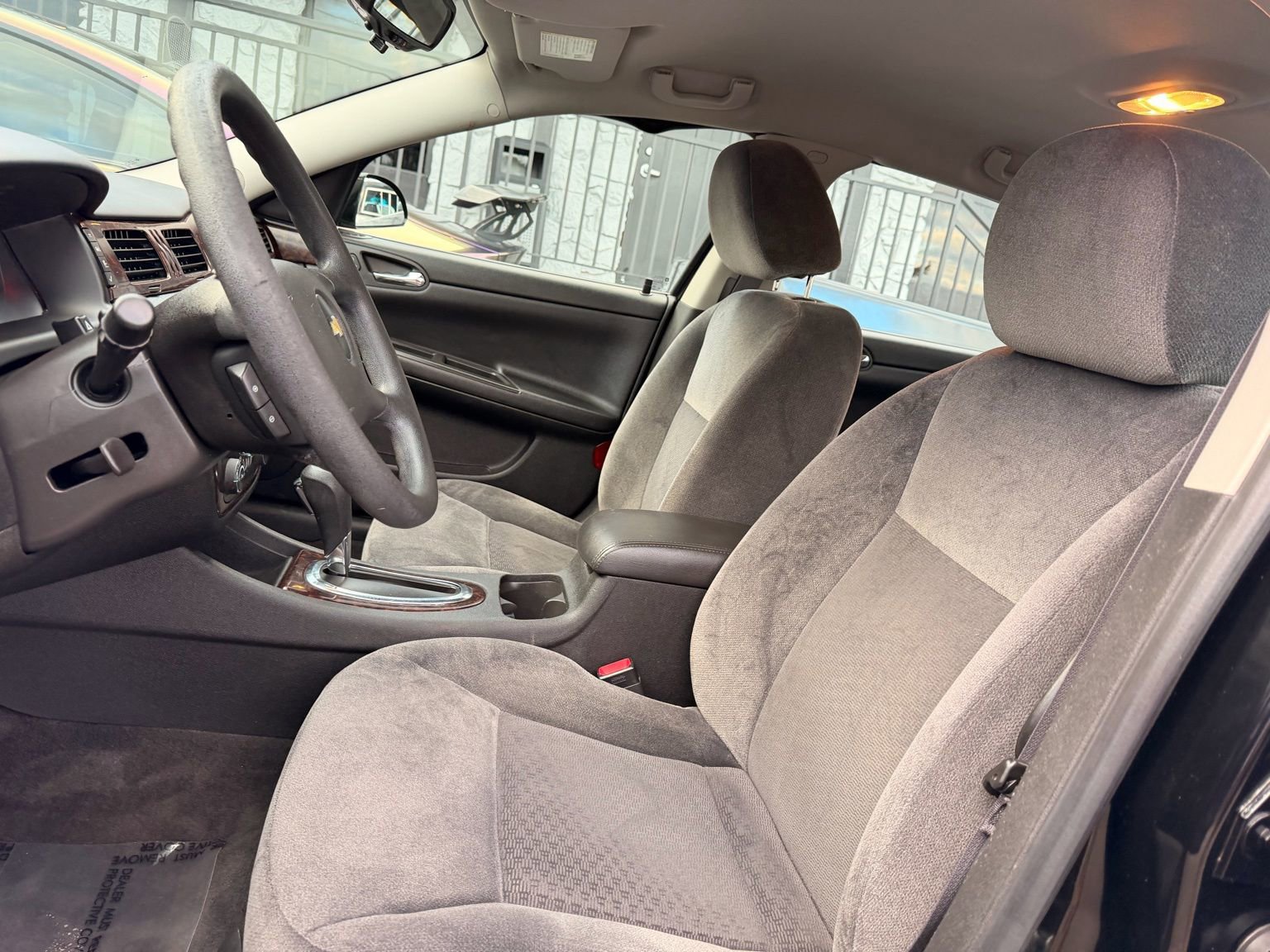 Used 2016 Chevrolet Impala LT FWD image 17