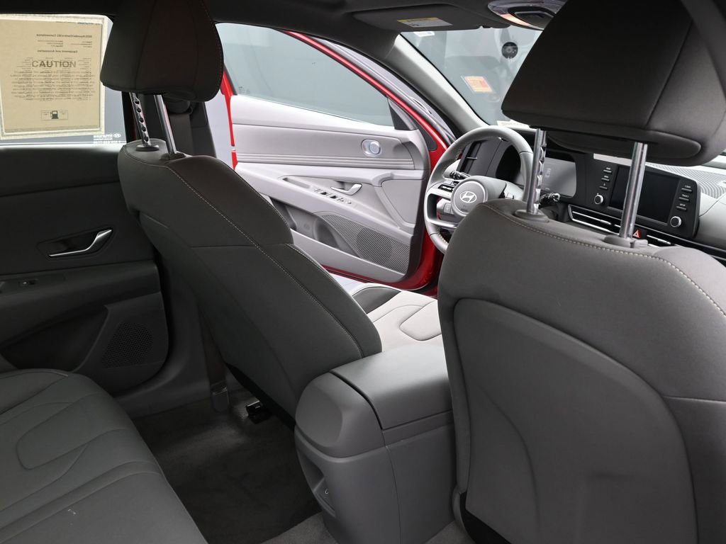 Certified 2025 Hyundai Elantra Sport image 12