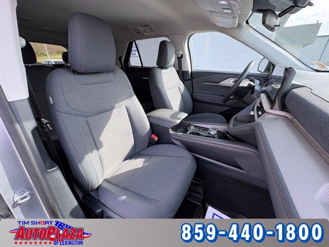 Used 2025 Ford Explorer Active AWD/4WD image 31