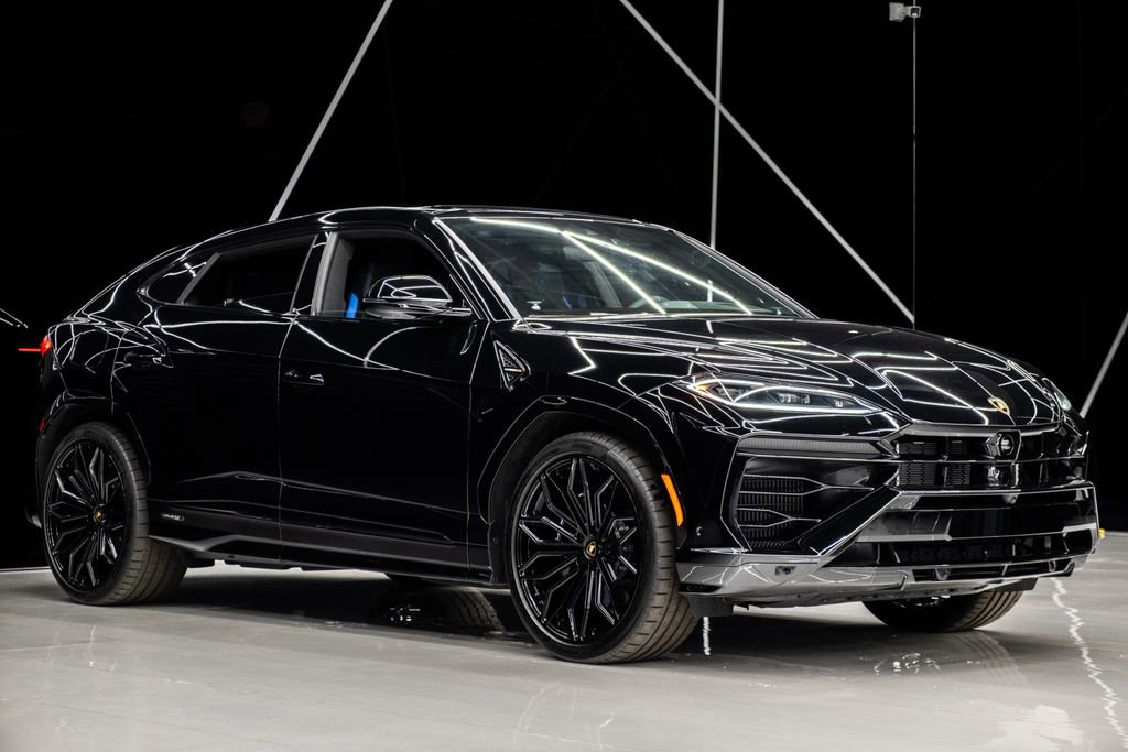 Used 2025 Lamborghini Urus SE image 1