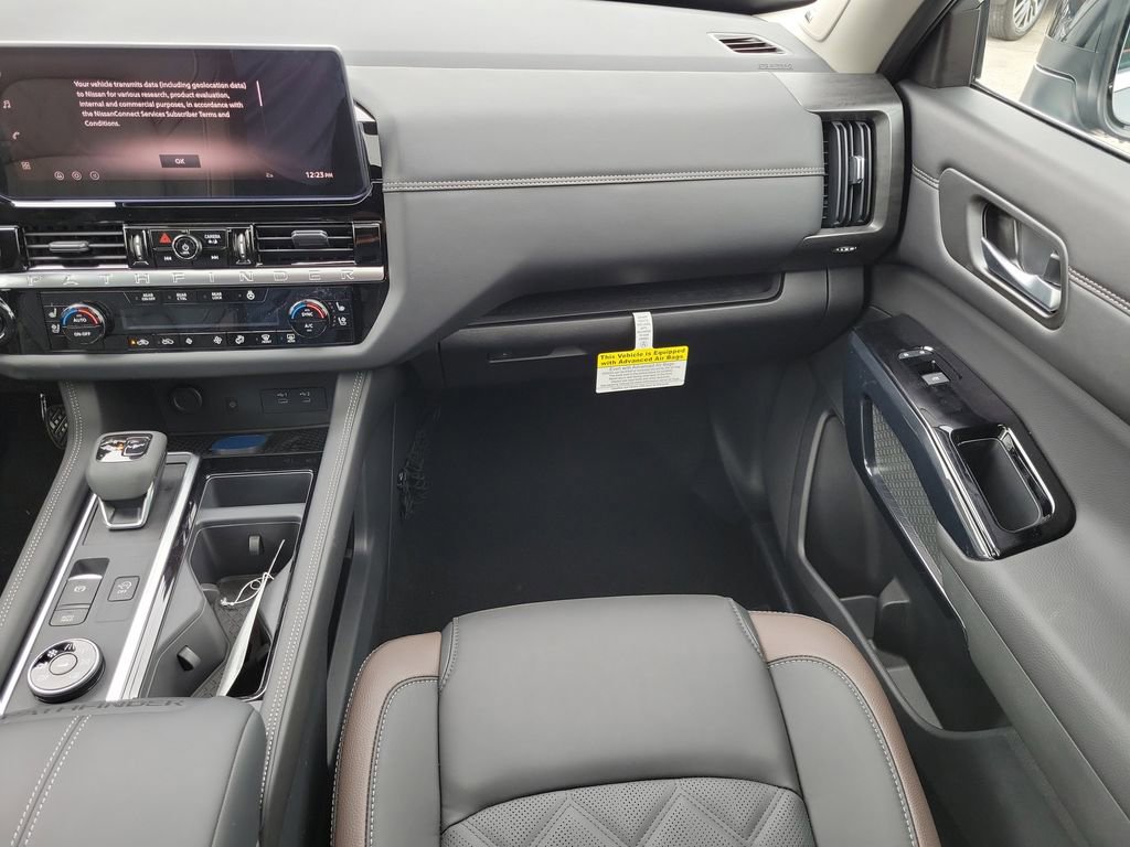 New 2026 Nissan Pathfinder Platinum image 16
