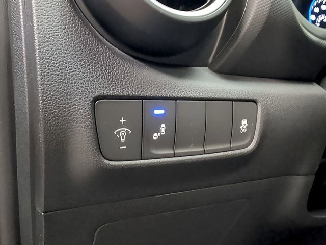 Used 2018 Hyundai Kona SEL FWD image 25