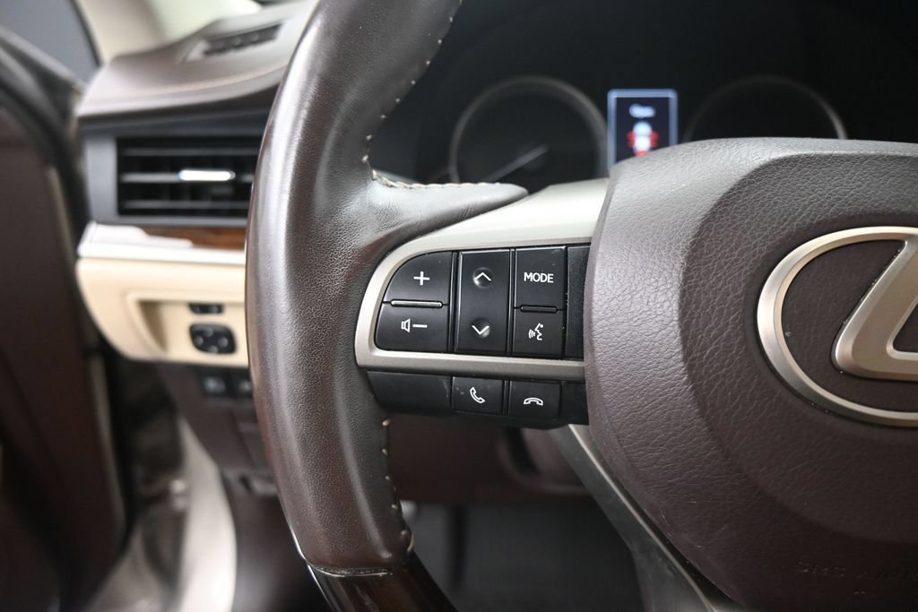 Used 2018 Lexus ES 350 w/ Luxury Package w/Wood Trim FWD image 11