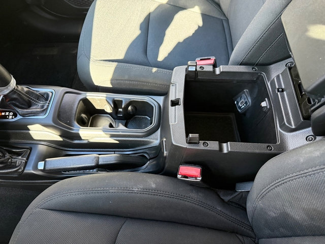 Used 2022 Jeep Wrangler Unlimited Sahara w/ Cold Weather Group image 30