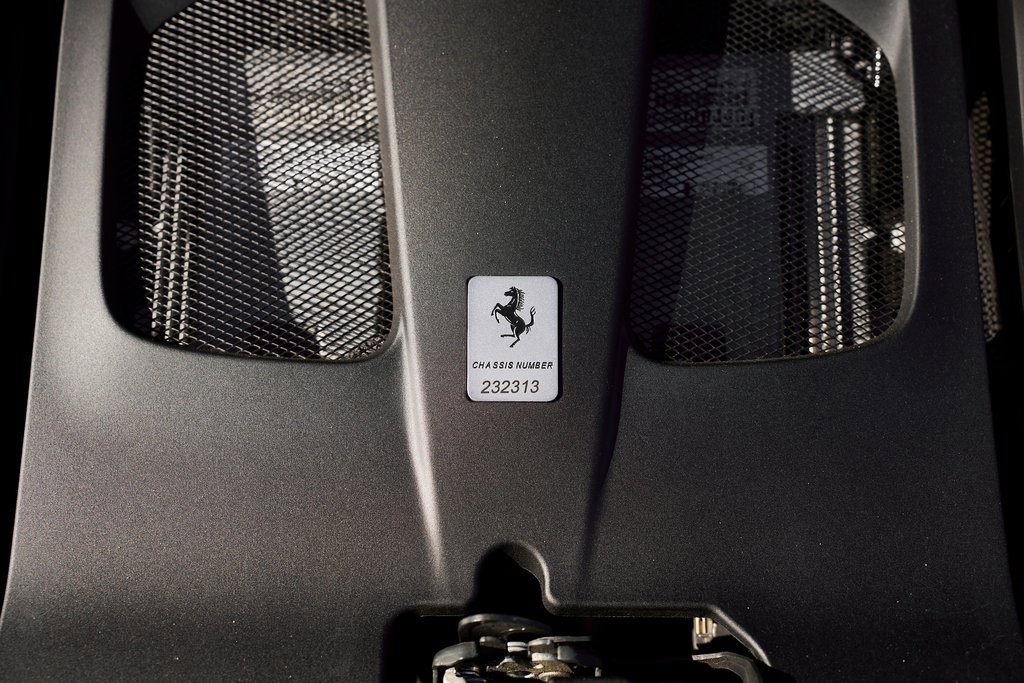 Used 2018 Ferrari 812 Superfast image 18