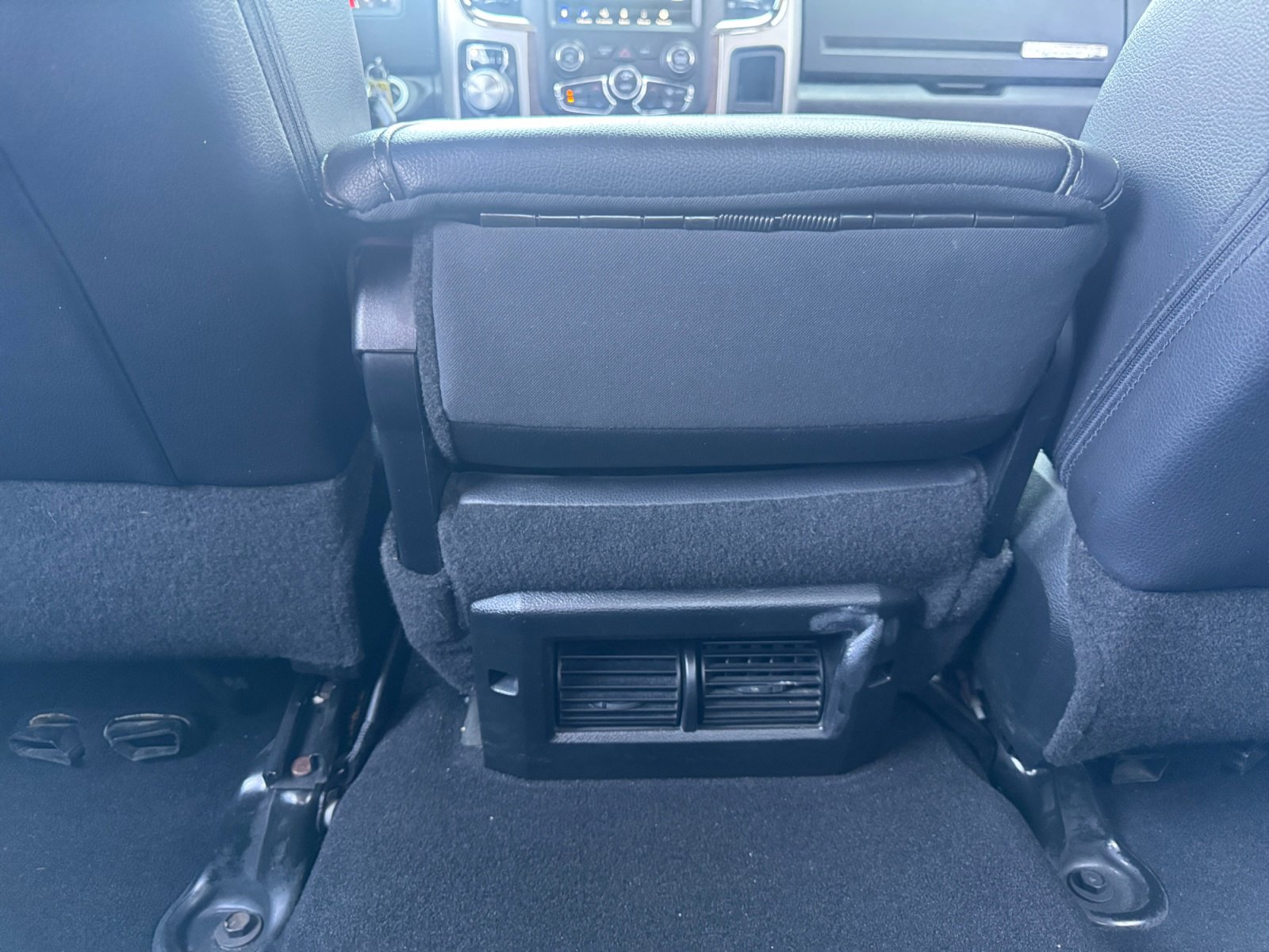 Used 2018 RAM 1500 Laramie AWD/4WD image 33
