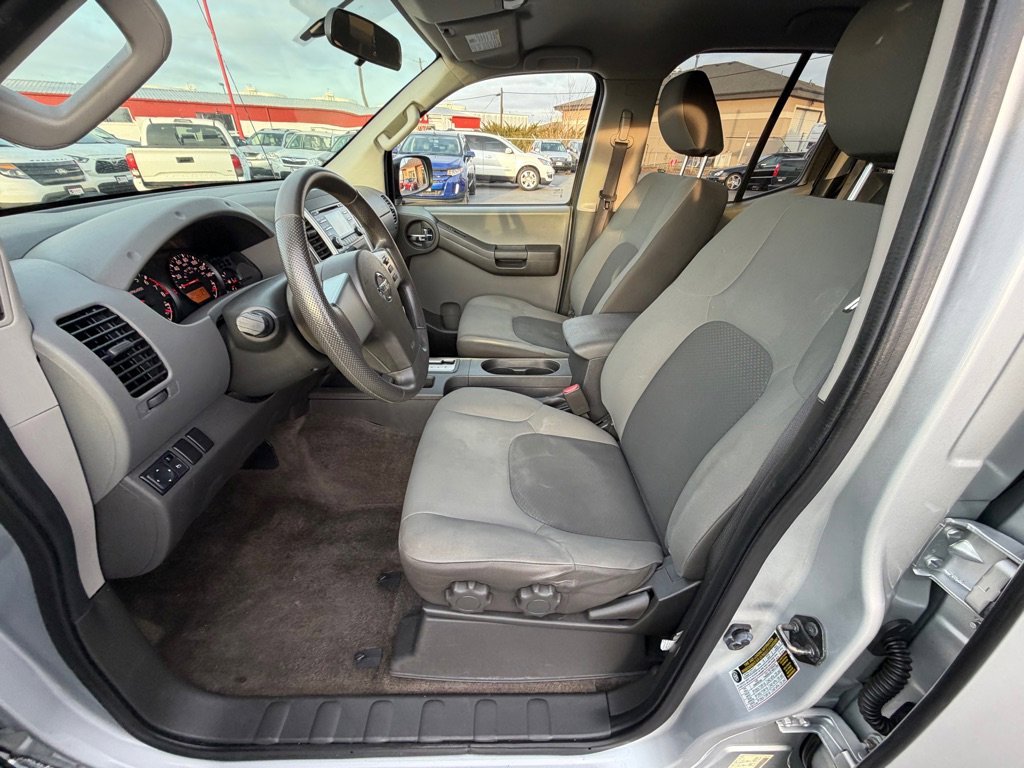 Used 2013 Nissan Xterra S image 10
