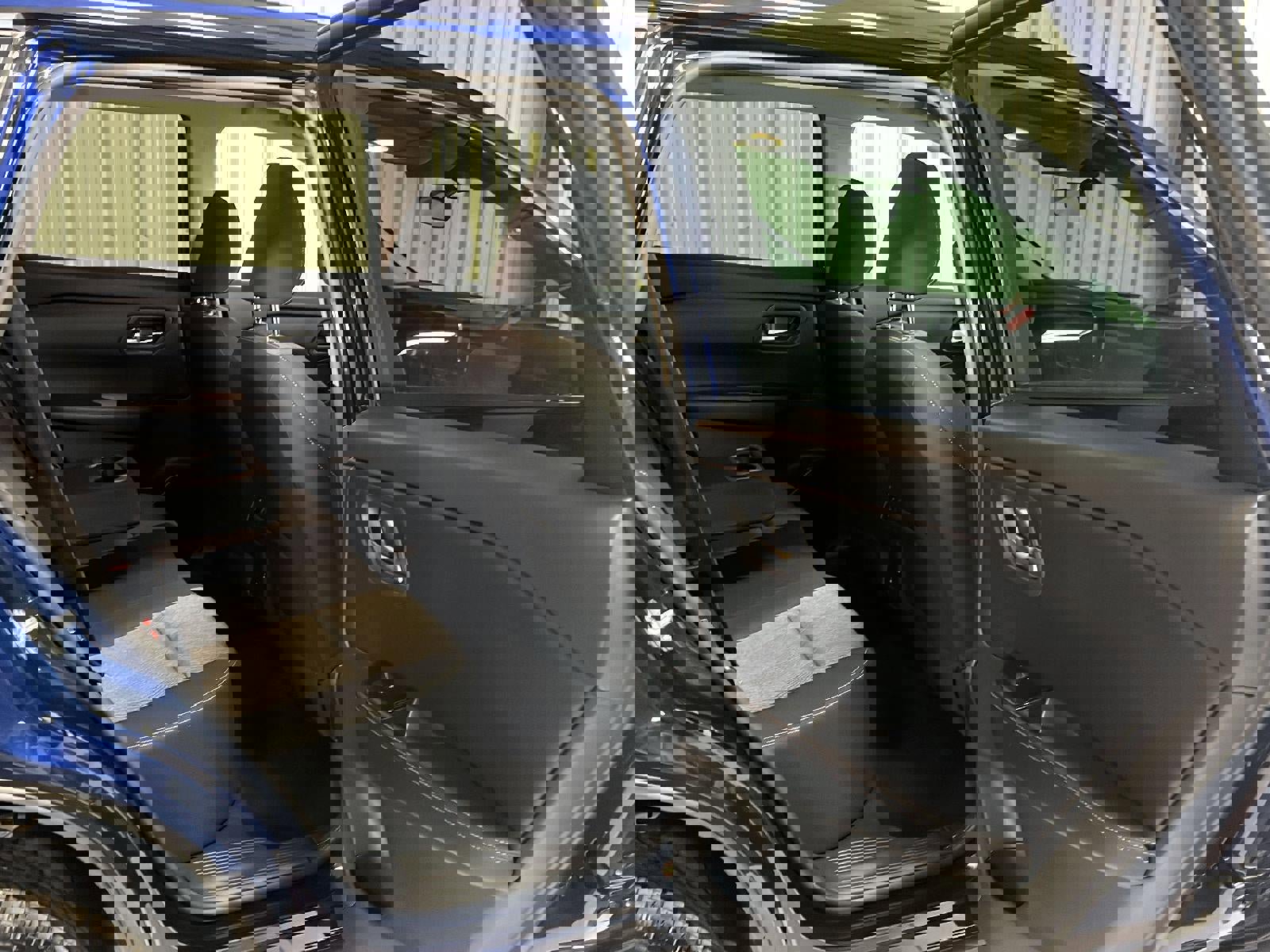 Used 2024 Nissan Rogue SV image 12