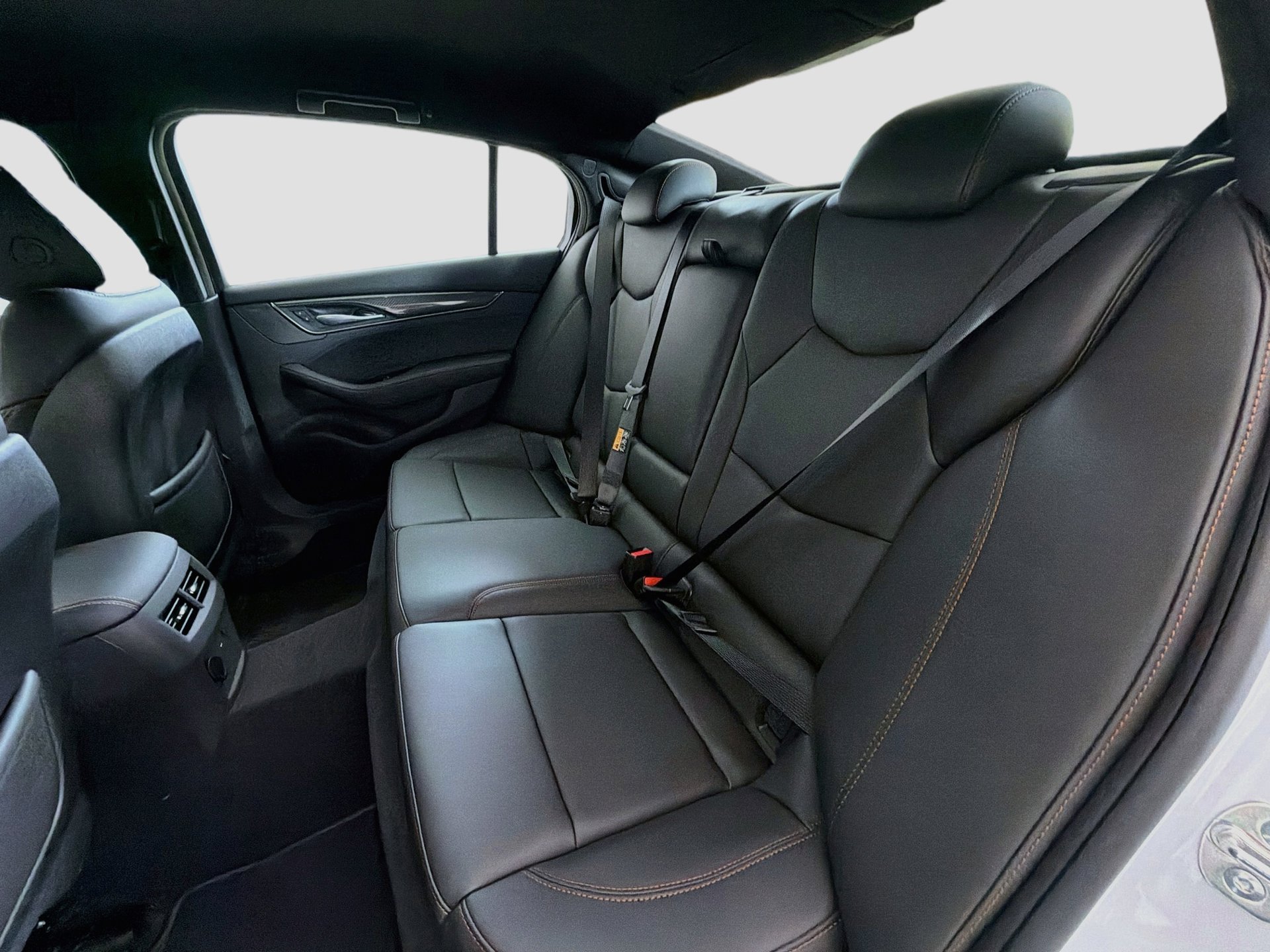 New 2026 Cadillac CT5 Sport w/ LPO, ONYX Package RWD image 19