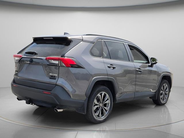 Used 2022 Toyota RAV4 XLE Premium AWD/4WD image 6