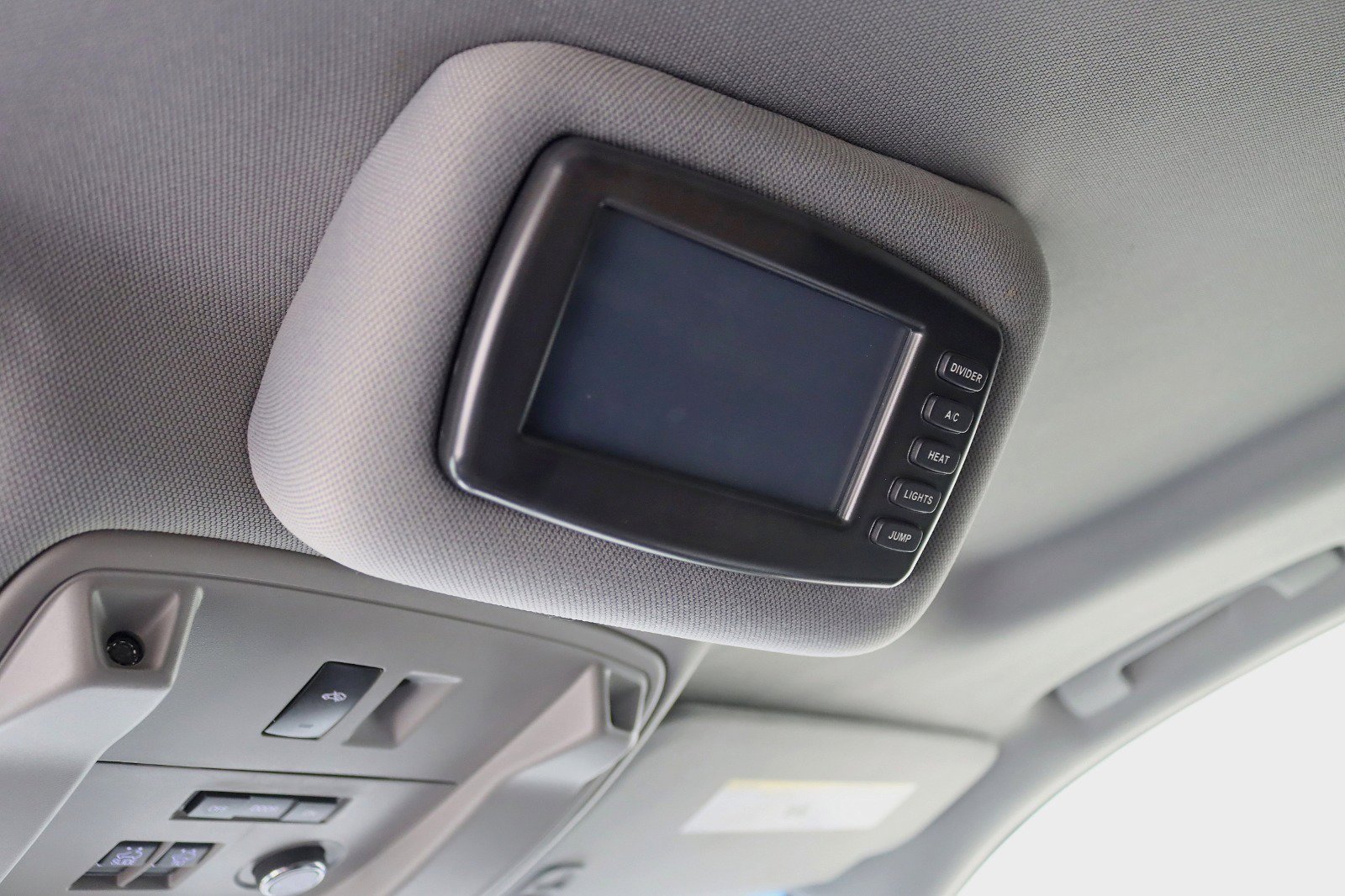 Used 2017 Cadillac Escalade ESV Luxury image 25