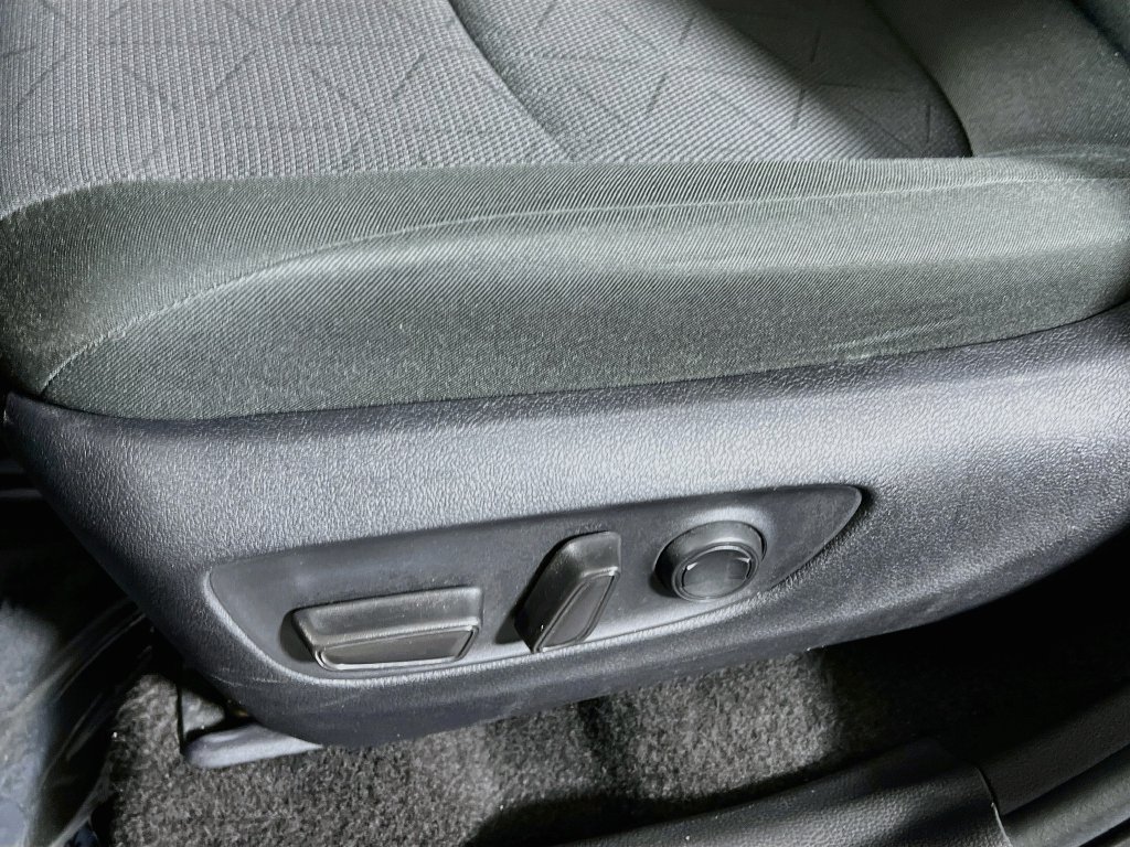 Certified 2025 Toyota RAV4 XLE AWD/4WD image 17