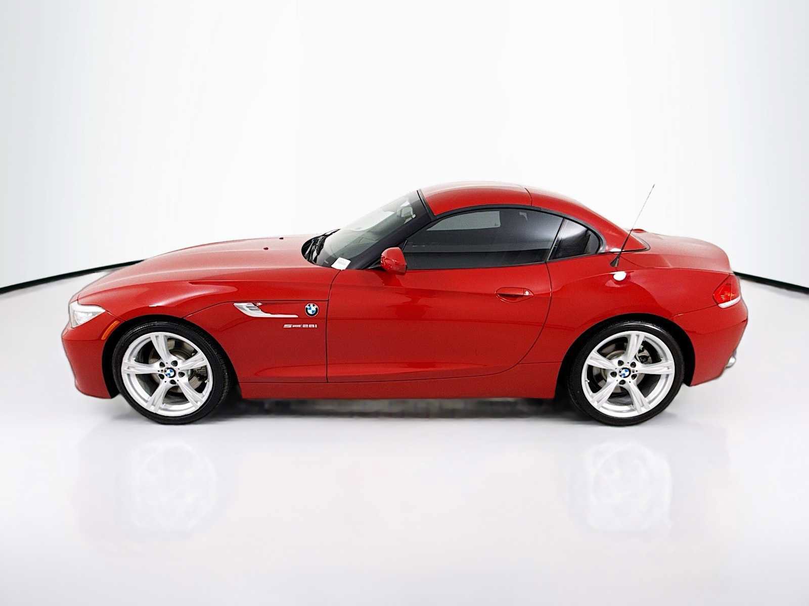 Used 2014 BMW Z4 sDrive28i image 2