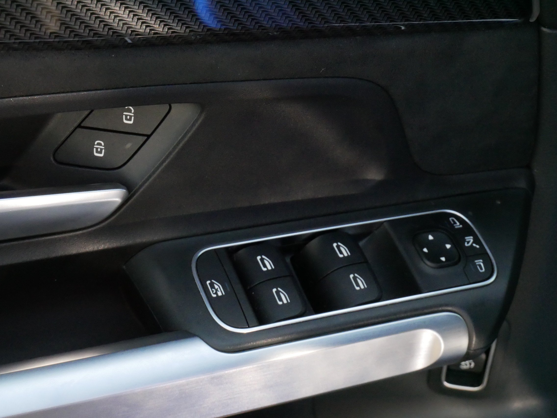 Used 2022 Mercedes-Benz GLB 250 4MATIC image 19