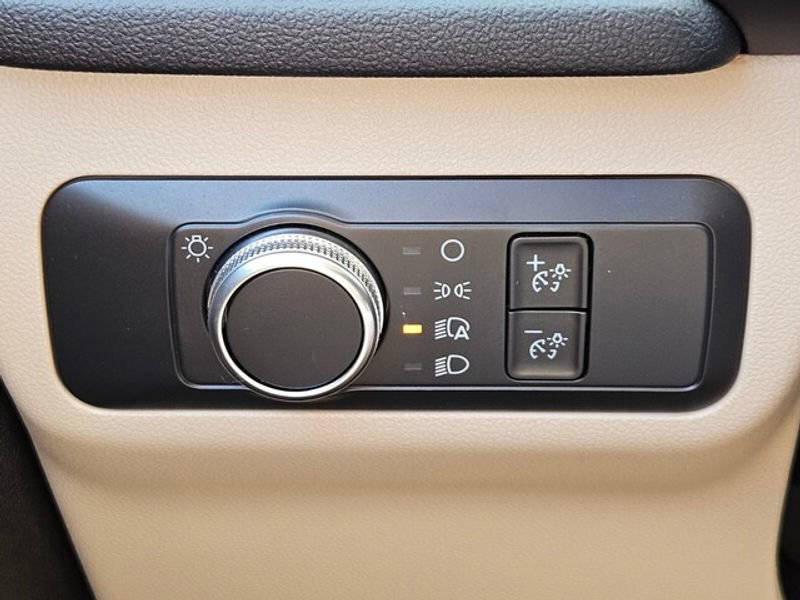 Used 2021 Ford Escape SE image 20