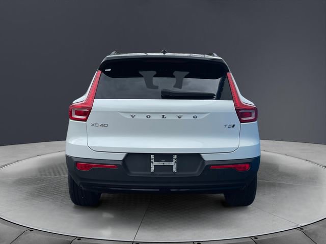 Used 2021 Volvo XC40 T5 R-Design w/ Advanced Package AWD/4WD image 4