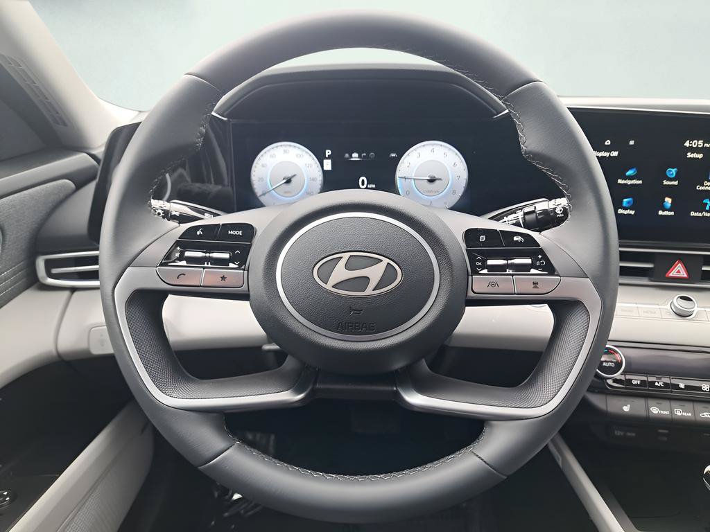 Used 2026 Hyundai Elantra Limited FWD image 18