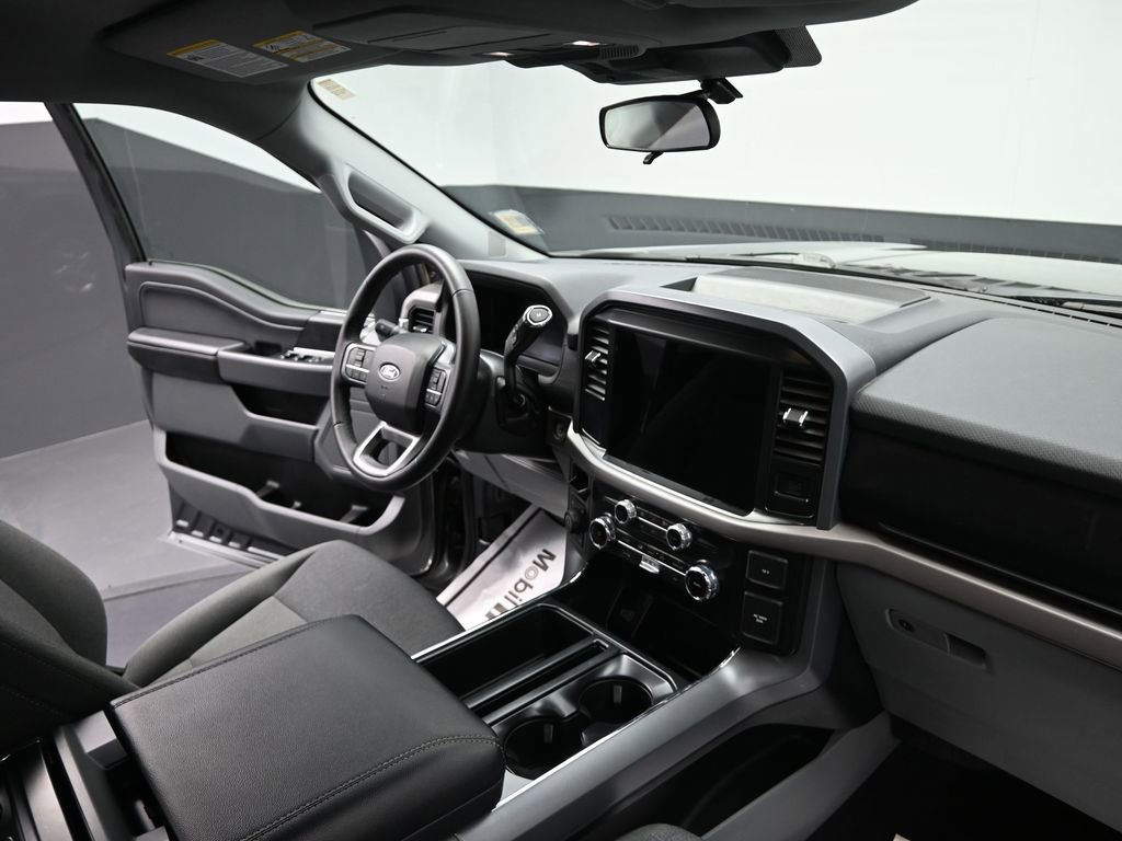 Used 2025 Ford F150 XLT w/ Equipment Group 301A Standard image 17